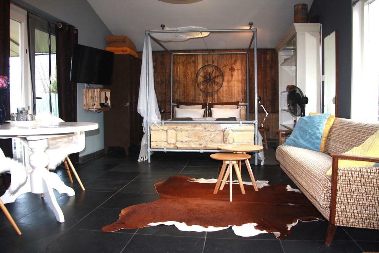 Garden House, Private Studio Apartment With Wifi And Free Parking For 1 Car Weesp Εξωτερικό φωτογραφία