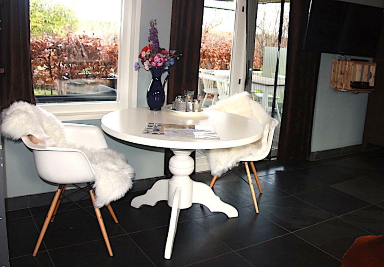 Garden House, Private Studio Apartment With Wifi And Free Parking For 1 Car Weesp Εξωτερικό φωτογραφία